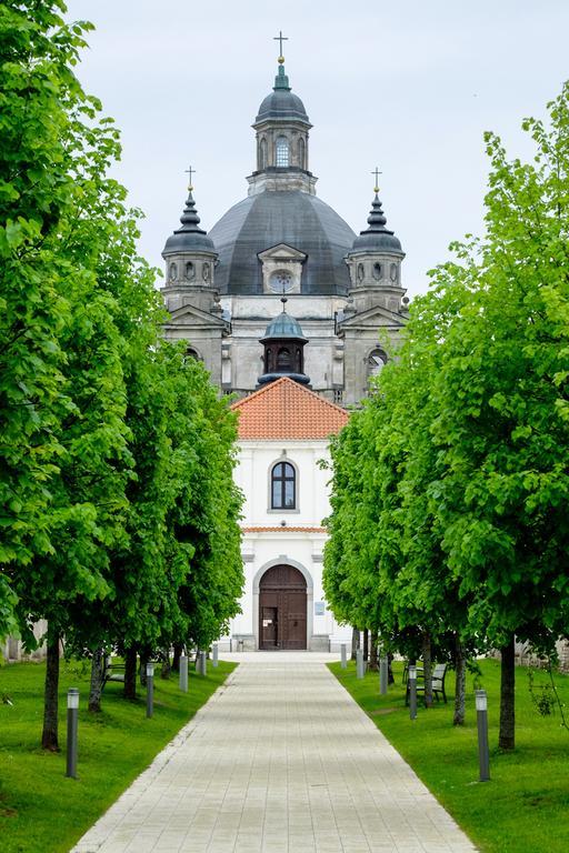 Hotel Monte Pacis In Pazaislis Kaunas Exterior foto